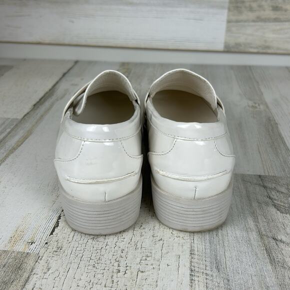 Kenneth Cole Reaction Womens 7.5 faux white patent leather oxford shoes low heel - Picture 5 of 9